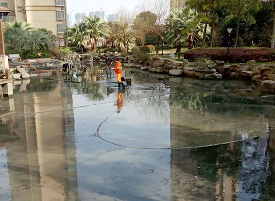 婺源景观池淤泥清理